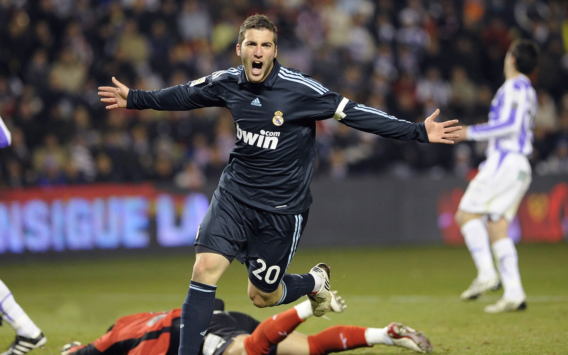 _滑索体验新高度：冒险者的极限挑战_，冒险者的能力极限